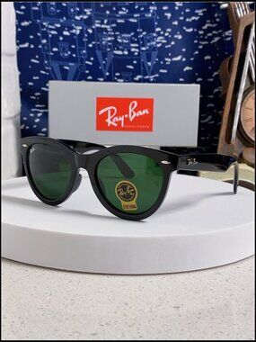 Ray-Ban Black Round Sunglasses